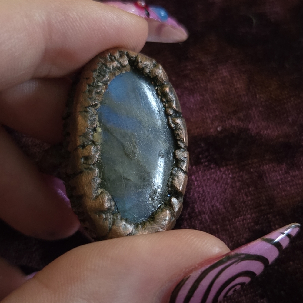 Handmade Statement Brutalist Large Labradorite Bronze Ring - Picture 8 of 8